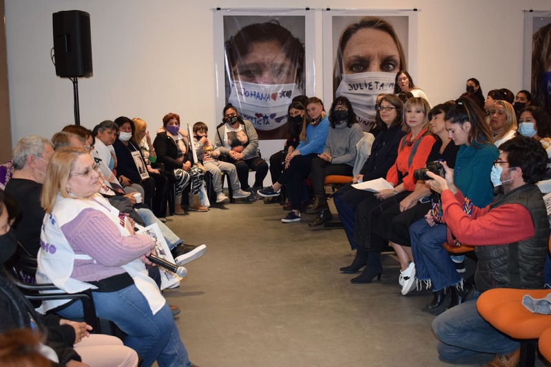 En La Matanza se inauguró la muestra "Atravezados por el femicidio"
